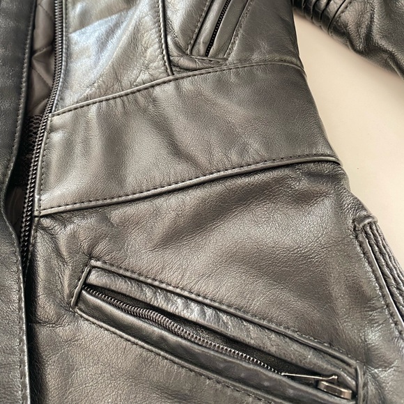 Genuine Taurus leather jacket in black, women’s size 2-4 - Picture 8 of 10